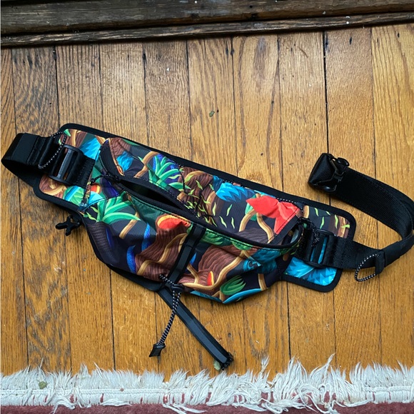Janji Handbags - Janji Multipass Sling Bag in naturaleza